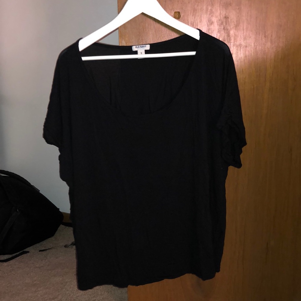 Women’s black shirt